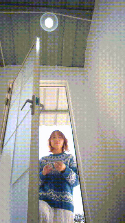 ⚫️美女如云街边女公厕真实偷拍超多小姐姐方便，特写后位双洞同步露脸，亮点多多