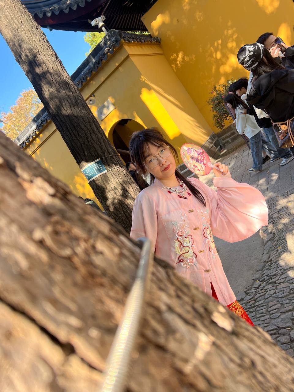 ❤️❤️知书达礼眼镜婊小美女，吃鸡还不忘刷题，上位摇的骚死了