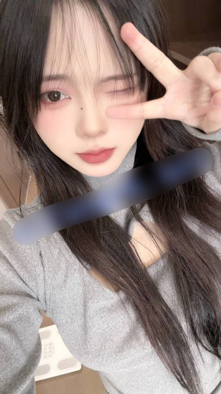 杭州06年童颜巨乳嫩妹【小只】与金主性爱福利