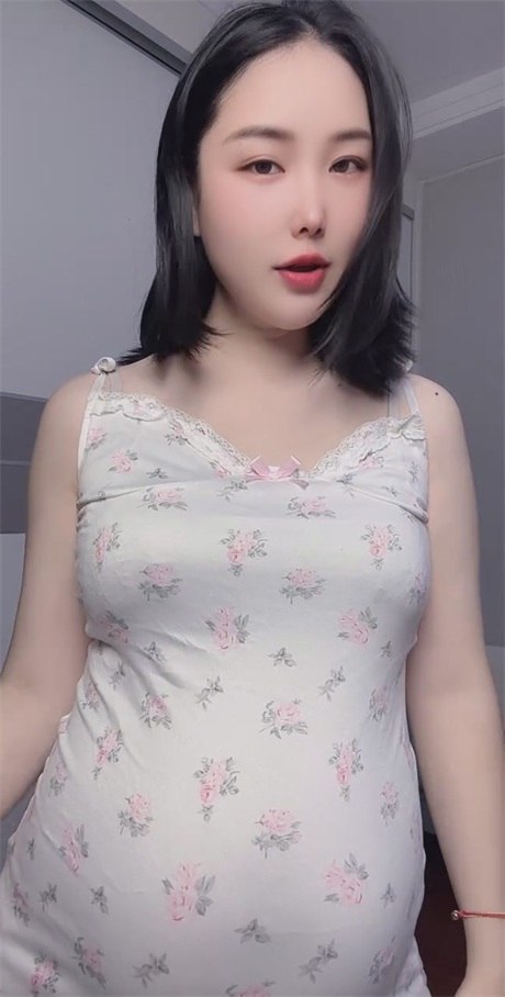 ❣️推荐❣️快手骚逼奶妈【瑾儿哺乳期】捏奶头喷奶,掰逼展示,道具自慰高潮,性欲旺盛生完了也不消停12V