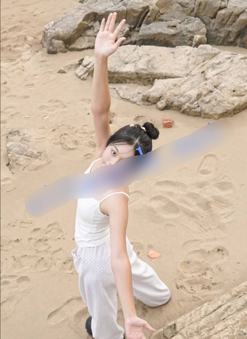 极品美女被后入抓着长发往里顶骑乘时双手被按住刺激爆表